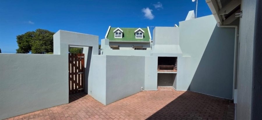 2 Bedroom Property for Sale in Stilbaai Wes Western Cape